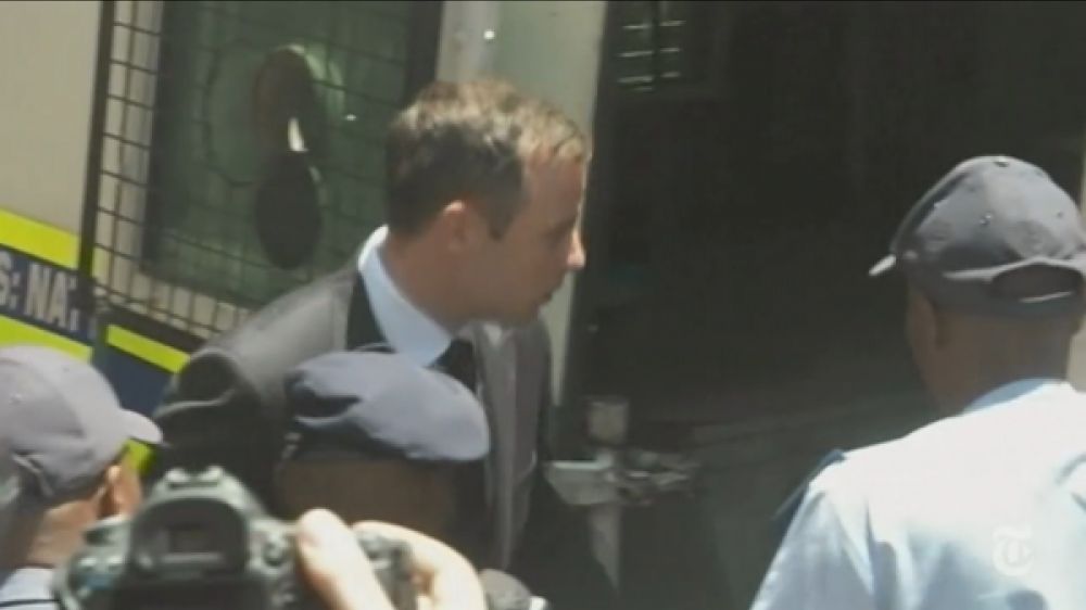 Oscar Pistorius conduit en prison dès la fin de l'audience