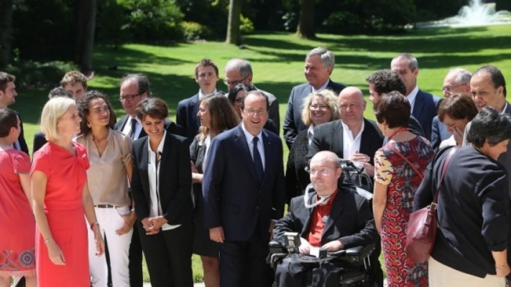 Damien Birambeau avec Fran&ccedil;ois Hollande : le projet &quot;Jaccede&quot; avait &eacute;t&eacute; retenu dans le cadre du programme &quot;La France s&#039;engage&quot;