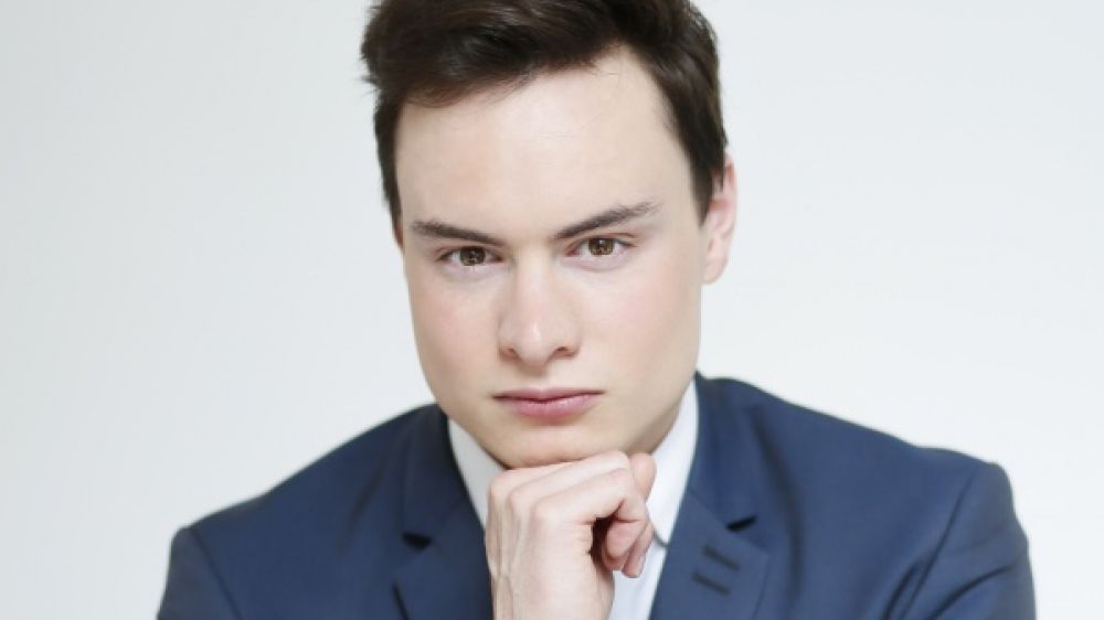 Romain Brifault le jeune couturier de 22 ans. (crédits: © Arnaud Bertereau - Agence Mona)
