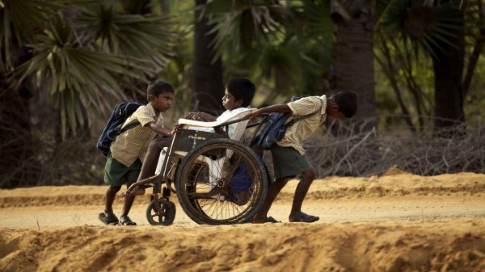 En Inde, les personnes handicap&eacute;es victimes de discriminations au quotidien (extrait du documentaire &quot;Sur le chemin de l&#039;&eacute;cole&quot;).