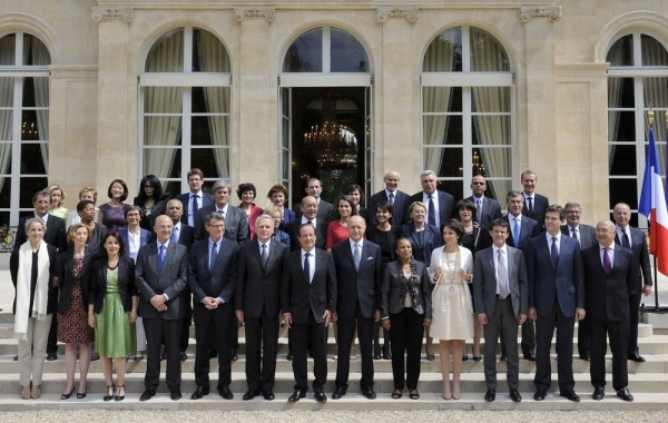 13 ministres sont annoncés autour de Jean Marc Ayrault