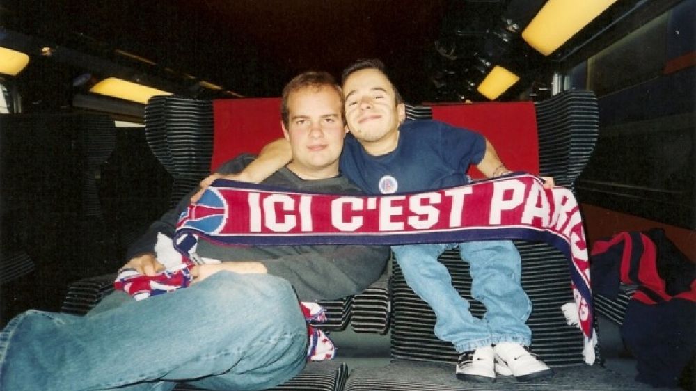 Stéphane Froget (à droite) se dit scandalisé par les déboires des supporters du PSG, la veille au Trocadéro.
