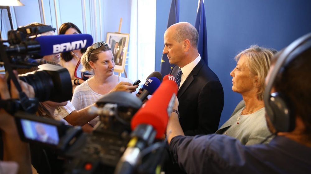 Conférence de presse au Ministère de l'Éducation Nationale - 18/07/2018 - Photo Twitter @ÉducationFrance 