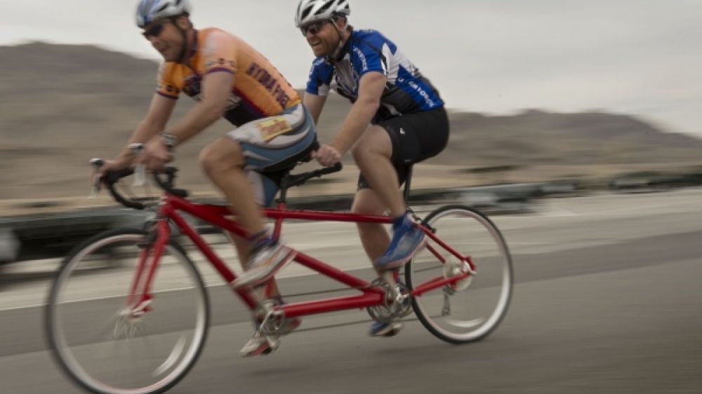 En Tandem pour la vue, une aventure sportive pour mettre en avant les maladies de la r&eacute;tine. 