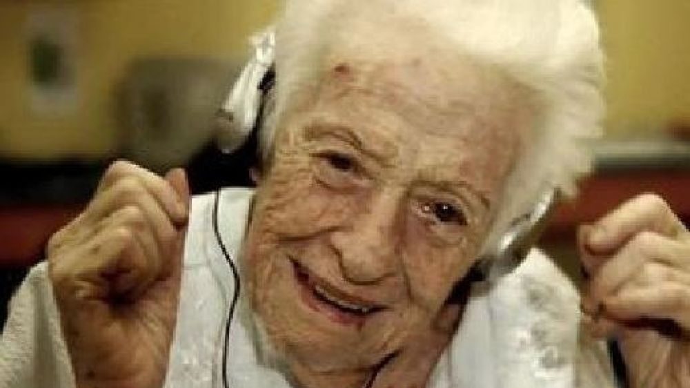 L&#039;&eacute;mission &laquo; Une note de m&eacute;moire &raquo; ravive les souvenirs des malades d&rsquo;Alzheimer en musique, sur Vivre FM