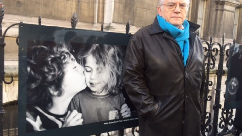 Albert Algoud dénonce les conditions d'accueil de son fils autiste en établissement