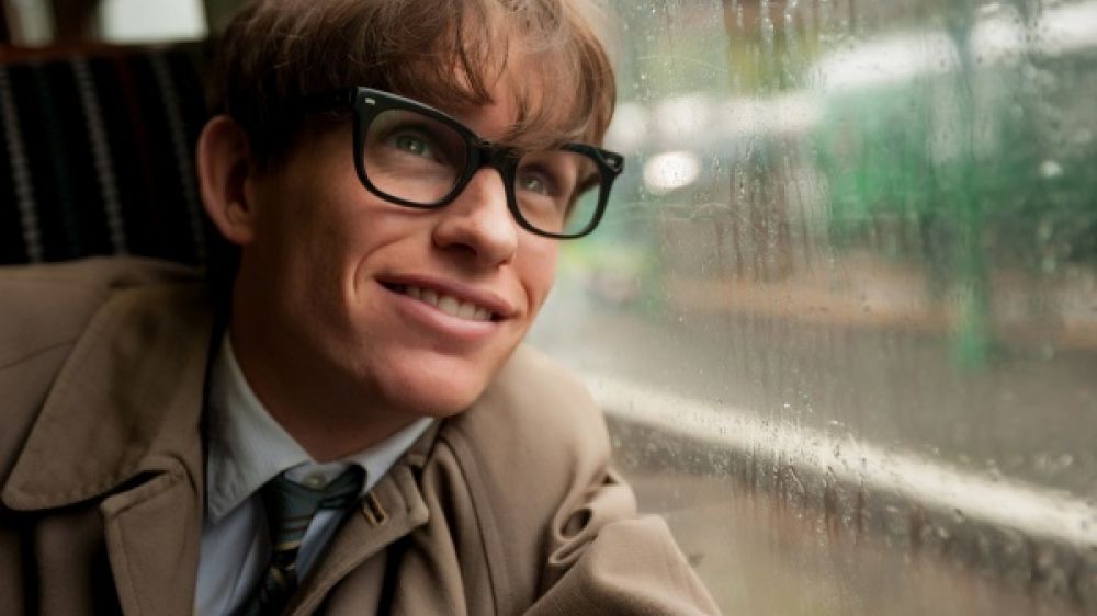 Eddie Redmayne dans le rôle de l'astrophysicien Stephen Hawking