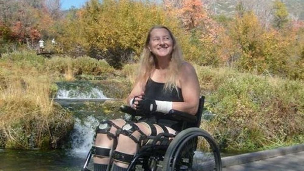 Bien que valide, Chloe Jennings-White utilise quotidiennement un fauteuil roulant.