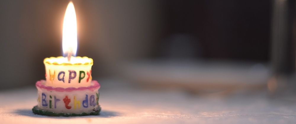 Ne soufflez pas vos bougies d'anniversaire, c'est dégueulasse ! - France  Bleu