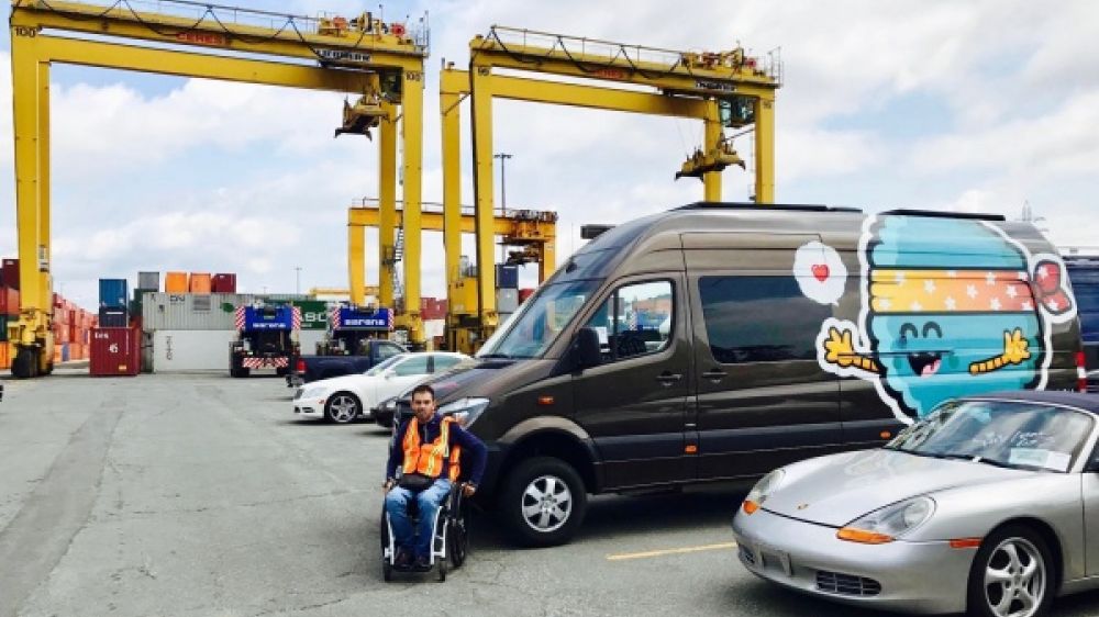 Samuel Marie r&eacute;cup&egrave;re son fourgon au port d&#039;Halifax