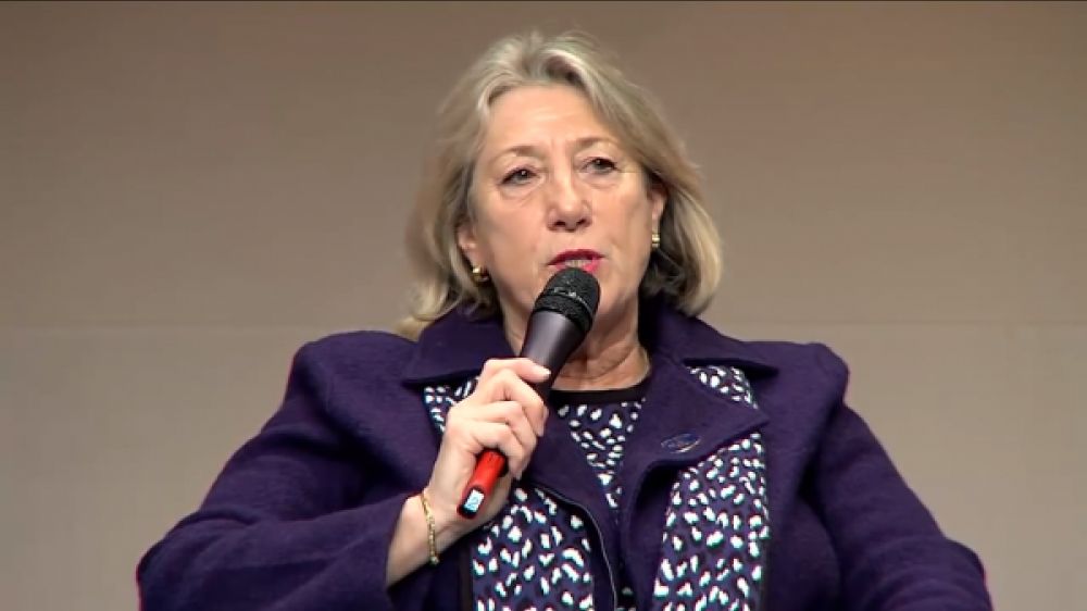 Joëlle Mélin, ici lors du congrès du FN en décembre 2015 à Lyon. "les handicapés n'ont pas de religion pas de nationalité"
