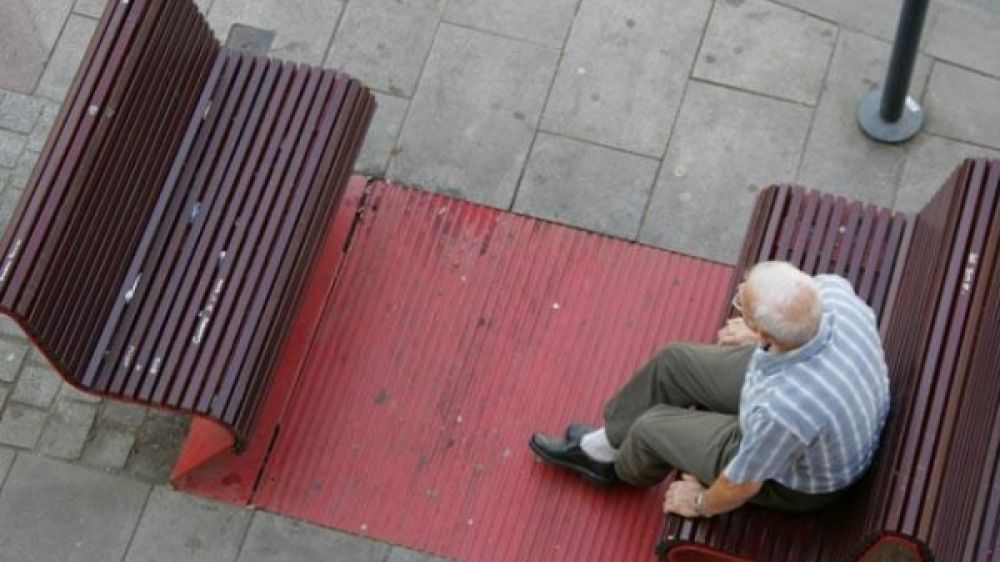 21 % des plus de 75 ans avouent souffrir de solitude, ils étaient 16 % en 2010