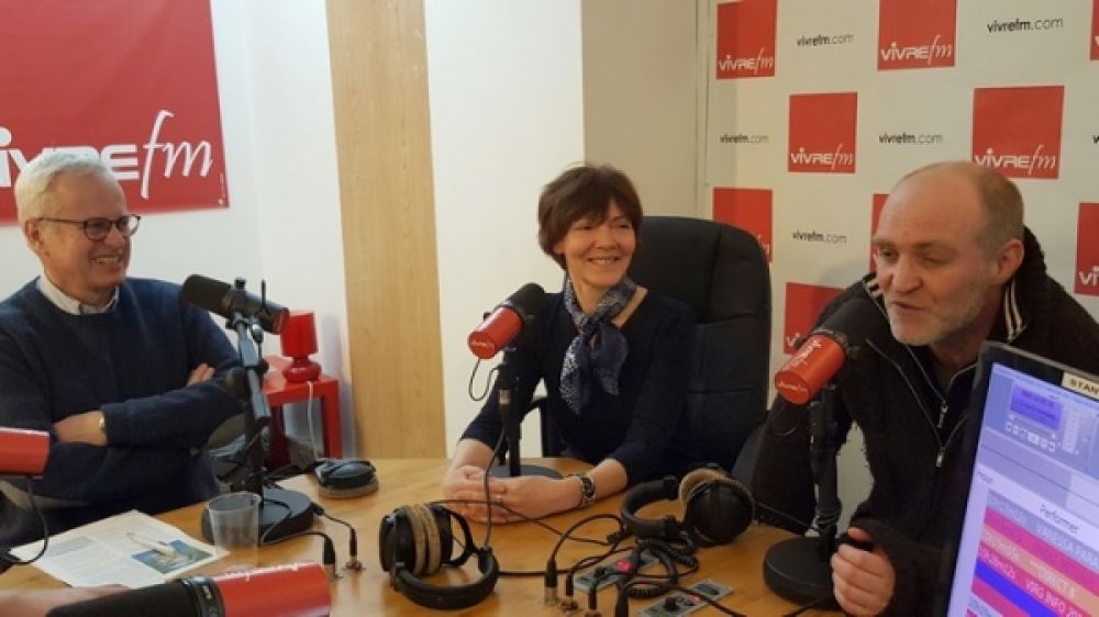 Stéphane dans les studios de Vivre FM avec les représentants de la Banque Populaire - Paris - le 12 mars 2018 