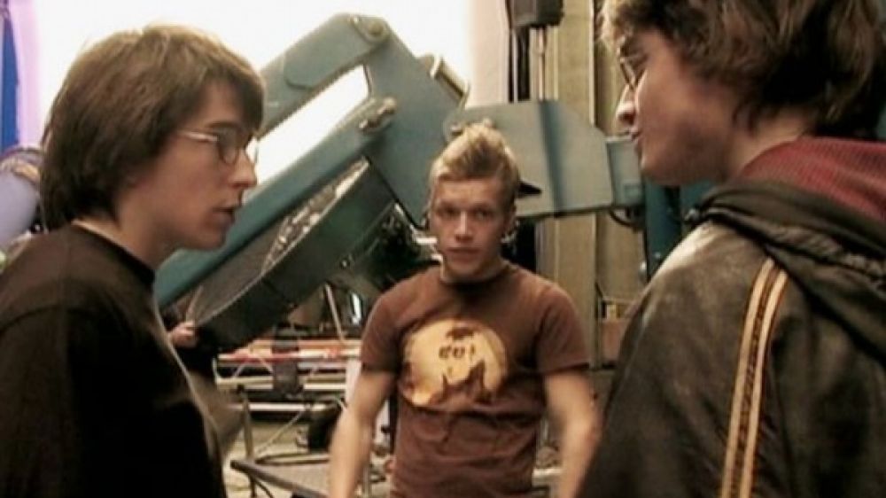 Daniel Radcliffe aux côtés de sa doublure, David Holmes, sur le tournage de la saga Harry Potter