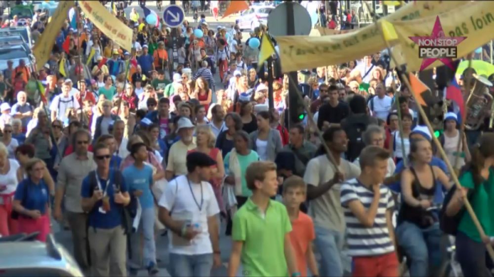 Plus de 5000 personnes rassembl&eacute;es &agrave; Paris pour les 50 ans de l&#039;Arche