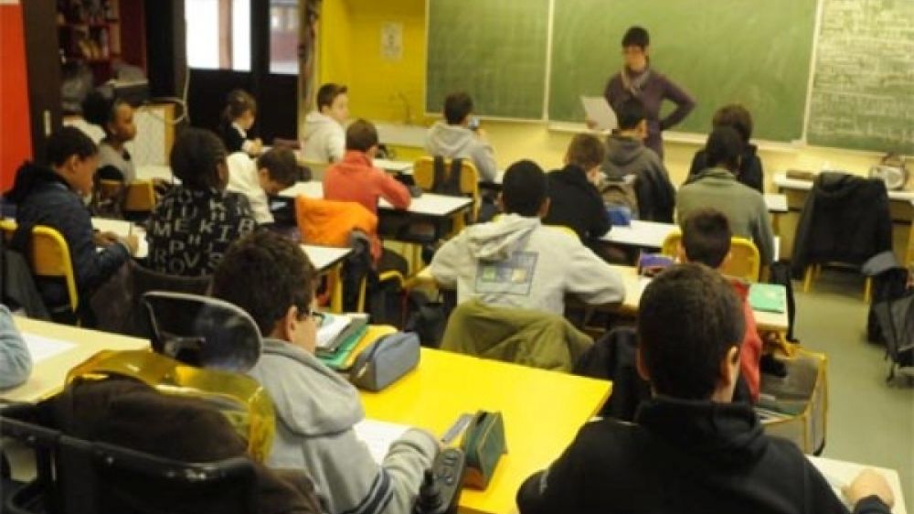 les bacheliers littéraires et scientifiques seraient pénalisés par les mesures proposées par le ministre de l'Education