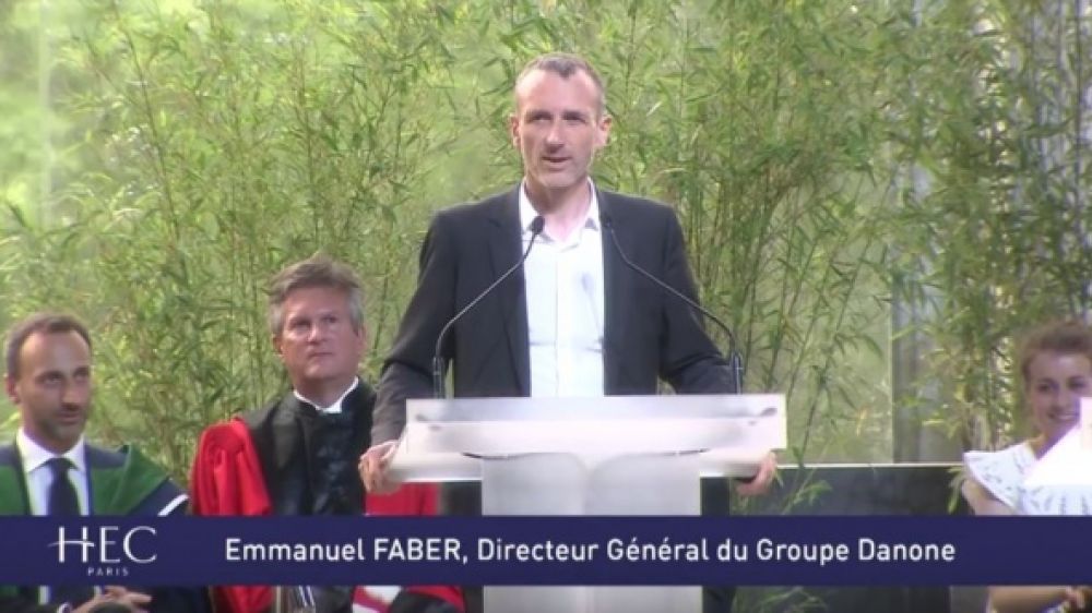 Emmanuel Faber, Directeur G&eacute;n&eacute;ral de Danone, d&eacute;livre un discours aux dipl&ocirc;m&eacute;s un 