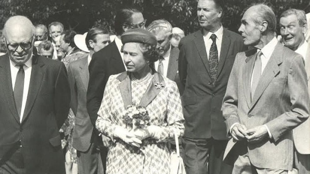 Elisabeth II et la Leonard Cheshire Disability. Crédits : Leonard Cheshire Disability