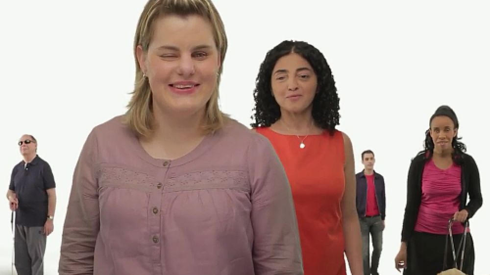 La nouvelle campagne de sensibilisation au handicap visuel se décline à la télévision et par voie d'affichage jusqu'au 31 décembre