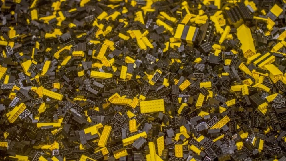 Ce garçon autiste a construit la plus grande réplique du Titanic en Lego