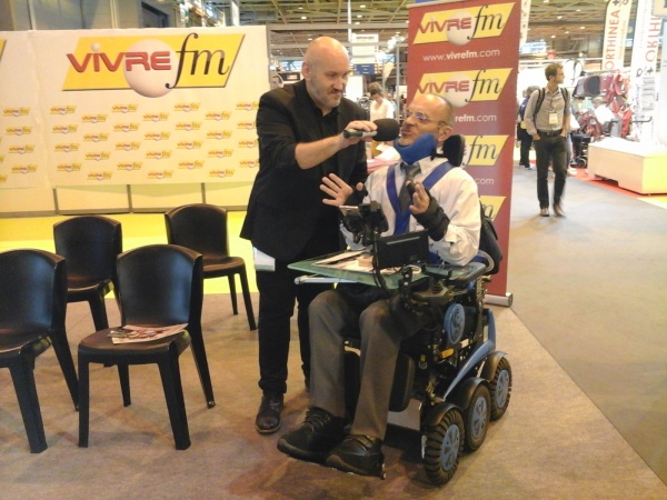 Alain Cocq, utilisateur de fauteuil Magix six roues motrices
